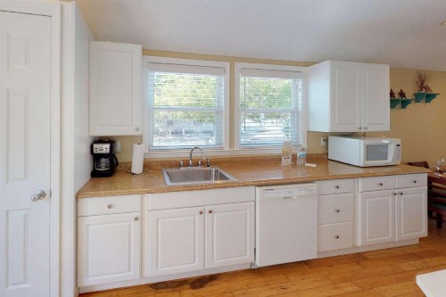 103 - Sea Cottage - image 5