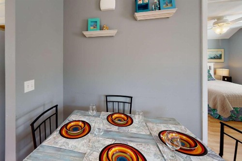 101 - Sea Cottage - image 4