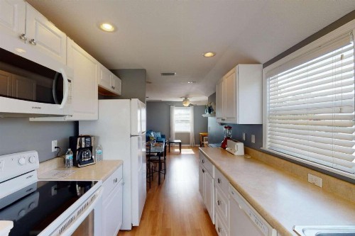 101 - Sea Cottage - image 5
