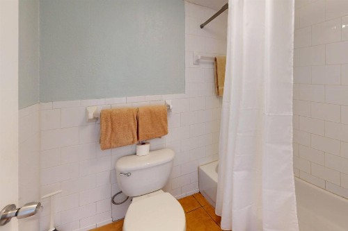 513 - Island Inn - image 20