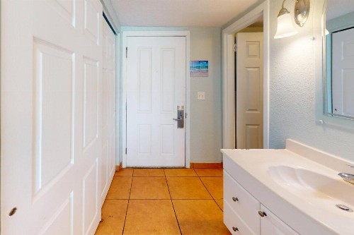 513 - Island Inn - image 30