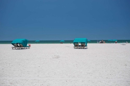 412 - Island Inn - image 19