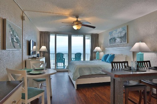 412 - Island Inn - image 23