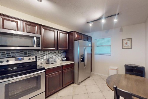 107 - Sea Breeze - image 18