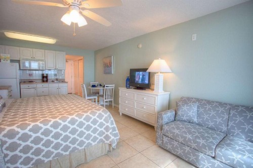 423 - Island Inn - image 12