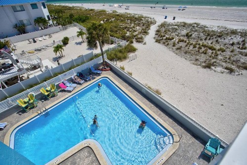 423 - Island Inn - image 18