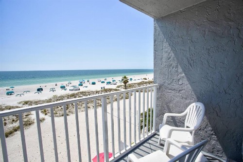 423 - Island Inn - image 3