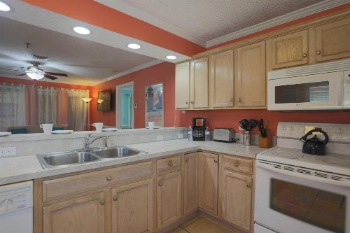 100 - Las Brisas - image 41