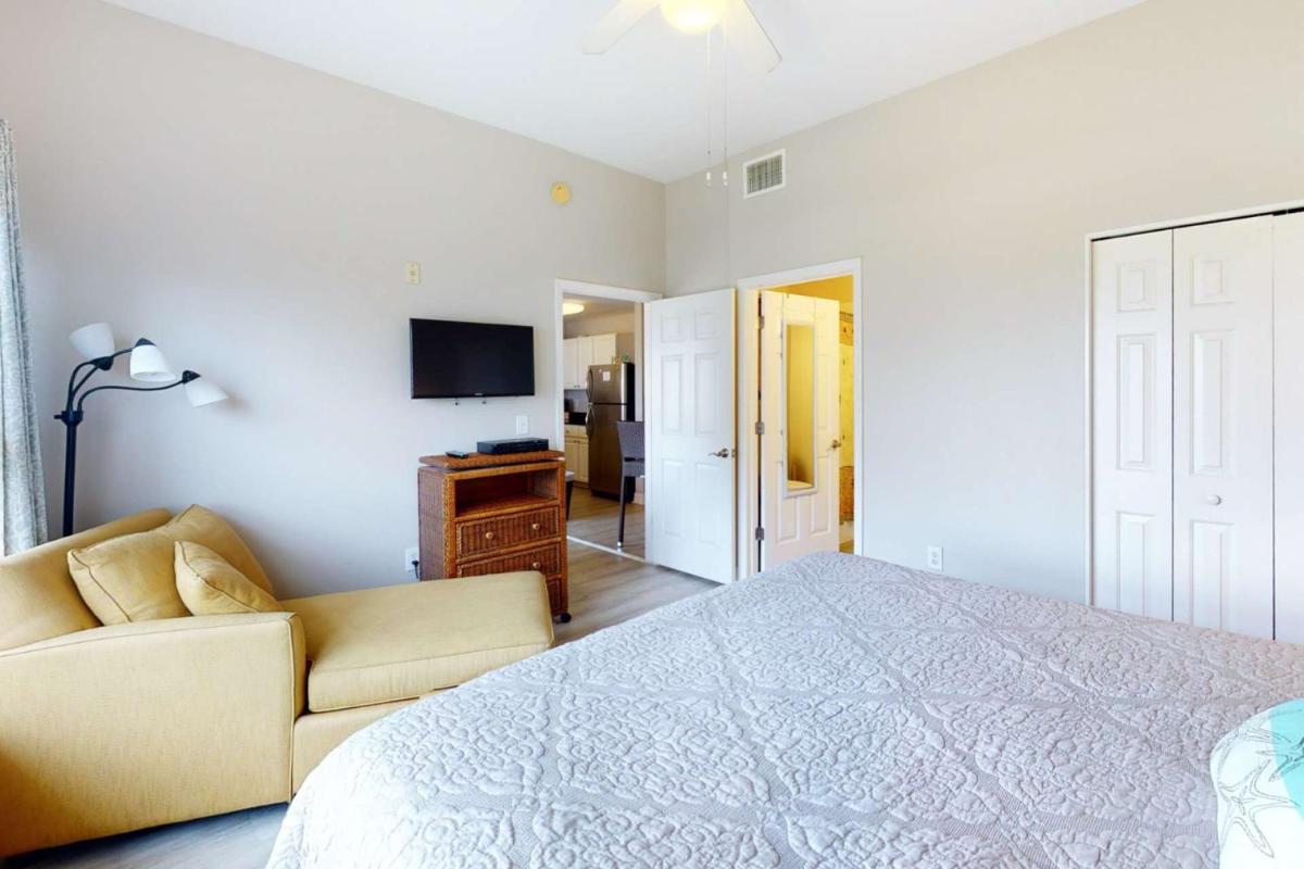 409 - Madeira Bay Resort - image 5