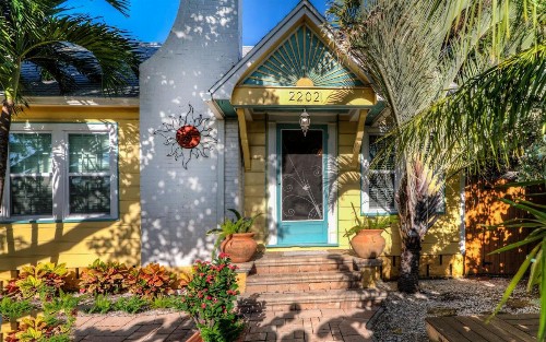 PAG Beachhouse Rentals - image 19