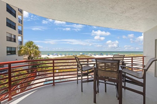 101 Crimson Condos - image 38