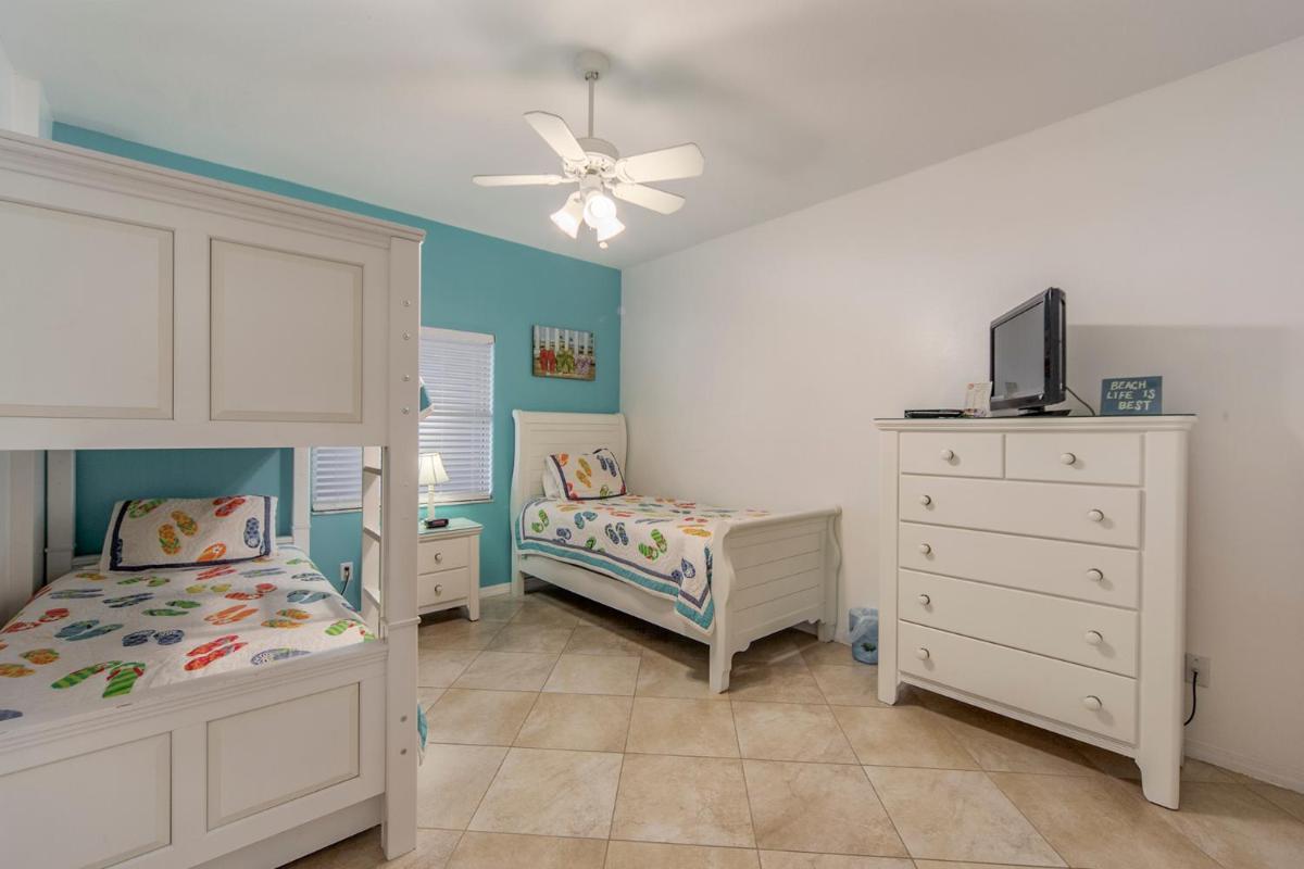 102 Crimson Condos - image 6