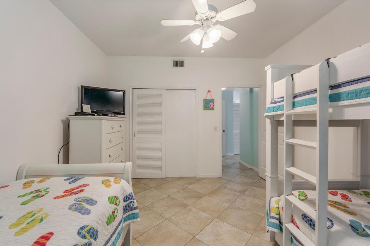 102 Crimson Condos - image 7