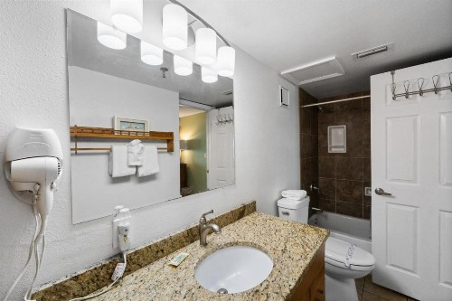 402 Beach Place Condos - image 18