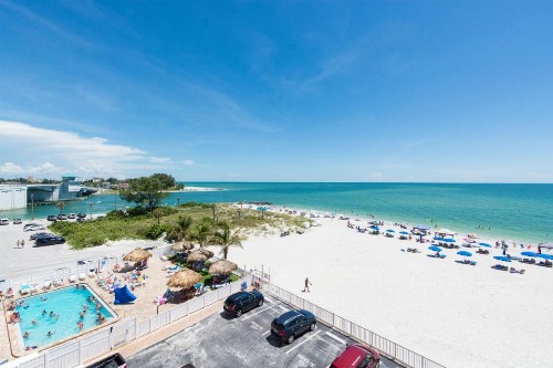 411 Beach Place Condos - image 12