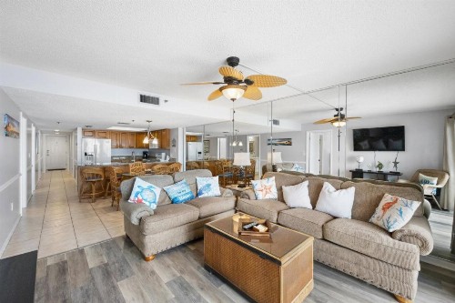 411 Beach Place Condos - image 17
