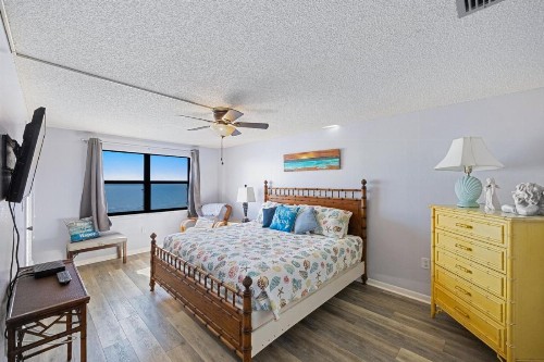 411 Beach Place Condos - image 29