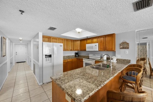 411 Beach Place Condos - image 35