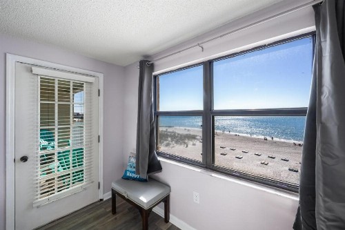 411 Beach Place Condos - image 41