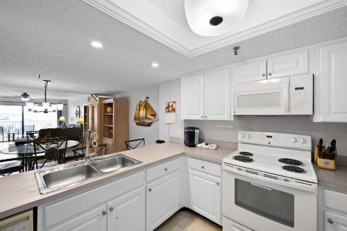 203 Beach Place Condos - image 28