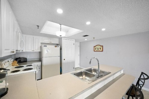 203 Beach Place Condos - image 29