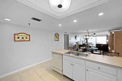 203 Beach Place Condos - image 31