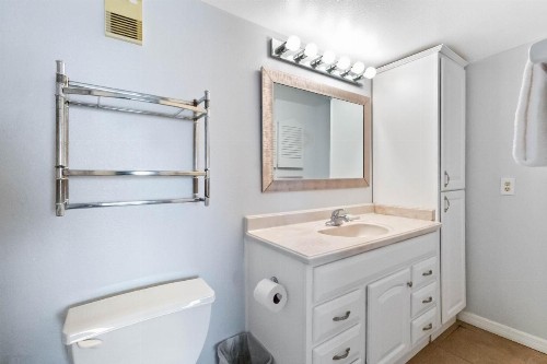 201 Beach Place Condos - image 4