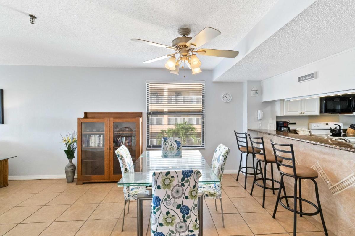 201 Beach Place Condos - image 6