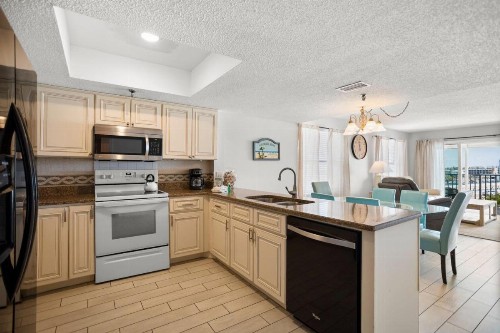 405 Beach Place Condos - image 13