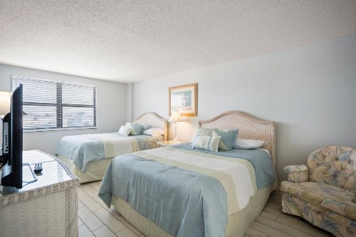 405 Beach Place Condos - image 17