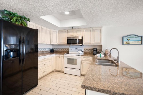 405 Beach Place Condos - image 21