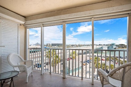405 Beach Place Condos - image 4