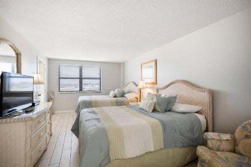 405 Beach Place Condos - image 46