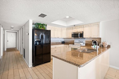 405 Beach Place Condos - image 6
