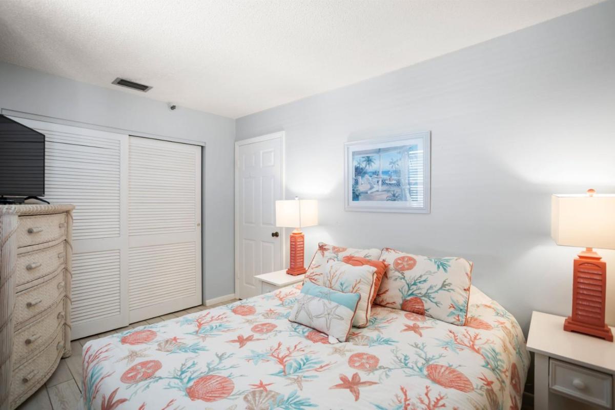 405 Beach Place Condos - image 7