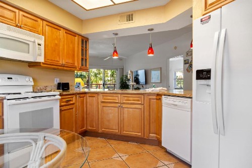 105 Crimson Condos - image 11