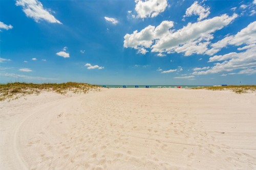 105 Crimson Condos - image 18