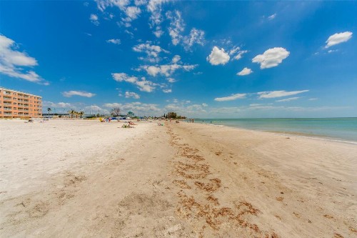 105 Crimson Condos - image 33