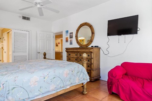 105 Crimson Condos - image 37