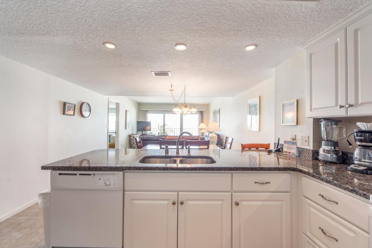 207 Beach Place Condos - image 3