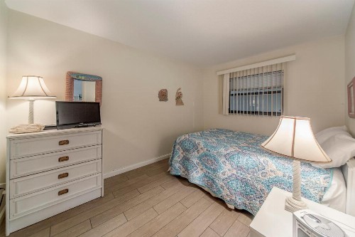 207 Beach Place Condos - image 34