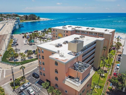 401 Beach Place Condos - image 3