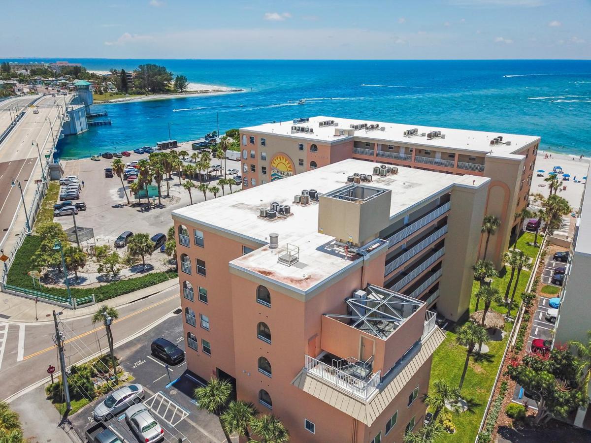 401 Beach Place Condos - image 3