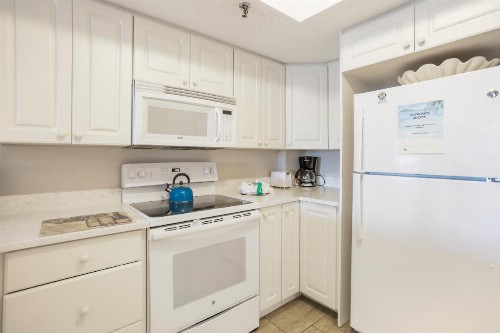 401 Beach Place Condos - image 43
