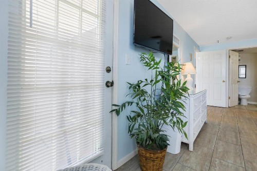 401 Beach Place Condos - image 5