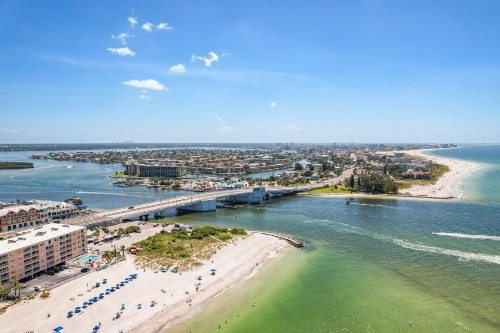 200 Beach Place Condos - image 2