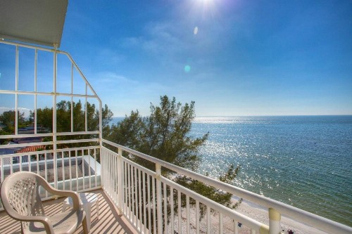 615 - Sunset Chateau - image 26