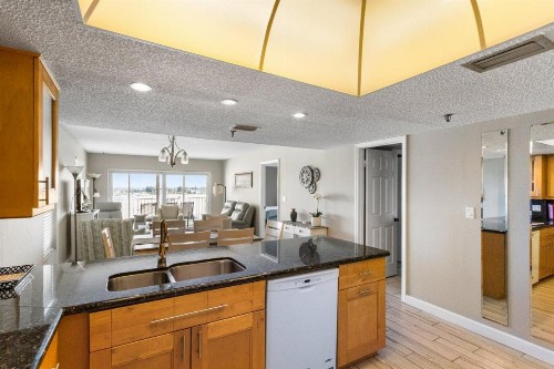 505 Beach Place Condos - image 33