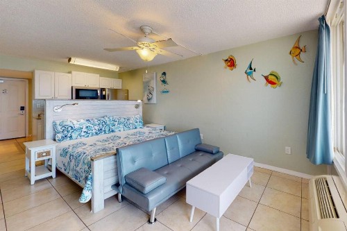 421 - Island Inn - image 12