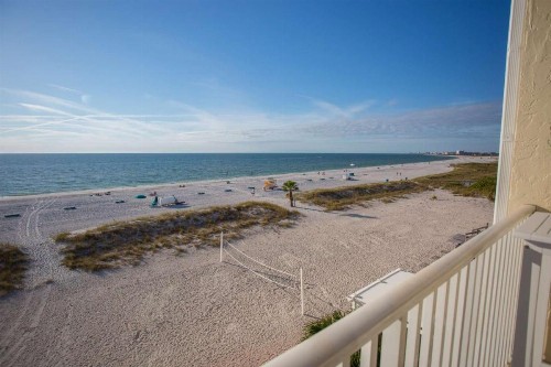 421 - Island Inn - image 32